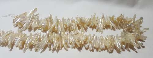 Off-white Biwa pearls