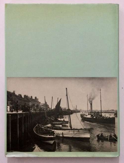 Victorian and Edwardian Ships & Harbours - B Greenhill & A Giffard. Hardcover w dj. 1st Ed. 1978