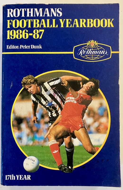 Rothmans Football Yearbook 1986/87 - Peter Dunk (Ed.). Softcover.