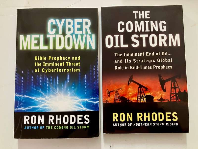 The Coming Oil Storm & Cyber Meltdown (2-book bundle) - Ron Rhodes. Softcover 2010/2011