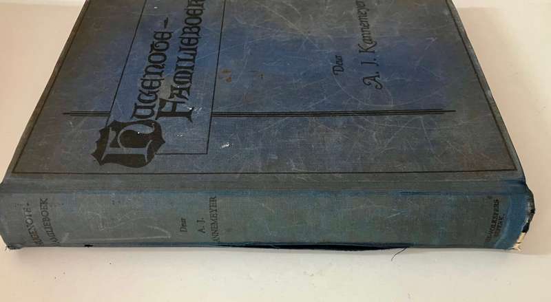 Hugenote Familieboek - A J Kannemeyer. SKAARS Hardeband geen sj, 1e Uitg, 1940