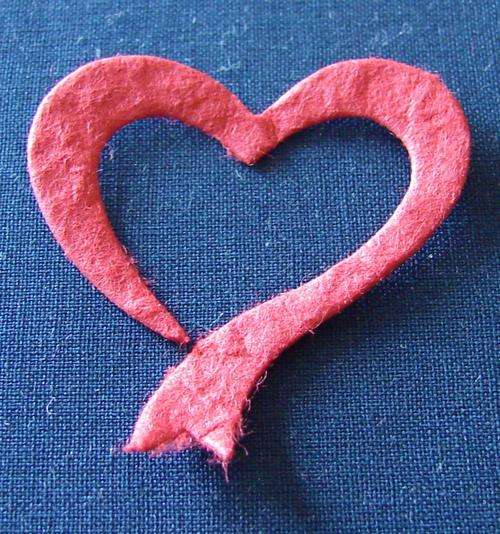 40mm x 40mm Red Mulberry Paper Heart Bow Embellishments (4 Hearts per Pack)