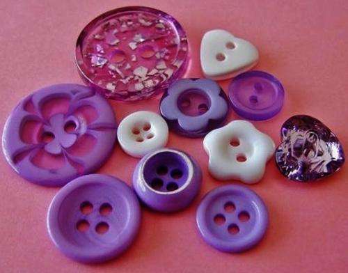 Lilac Mix Button Assortment (Minimum of 20 Buttons per Pack)
