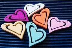 Set of Heart Embellishments, Wood, 28mm - 5 Pieces per Set - Random Colours