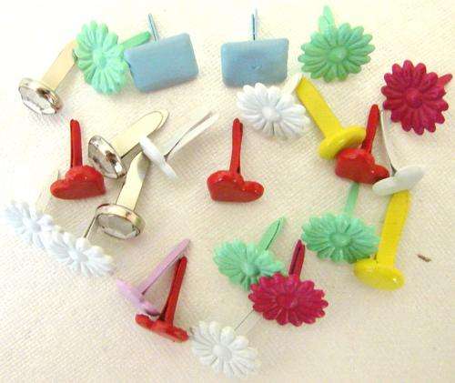 Packet of Assorted Metal Brads (8 Pieces)