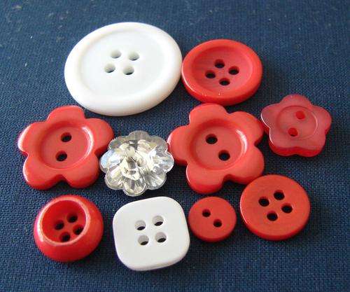 RED and WHITE Button Assortment (Minimum 25 Pieces)