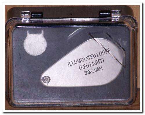 Illuminated Loupe Magnifying Glass 30 x 21mm - Great for Coins !!