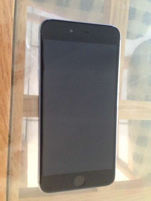 Apple iphone 6 plus 64 gb in very clean condition with UAG cover BARGAIN IMMEDIATE PAYMENT REQUIRED