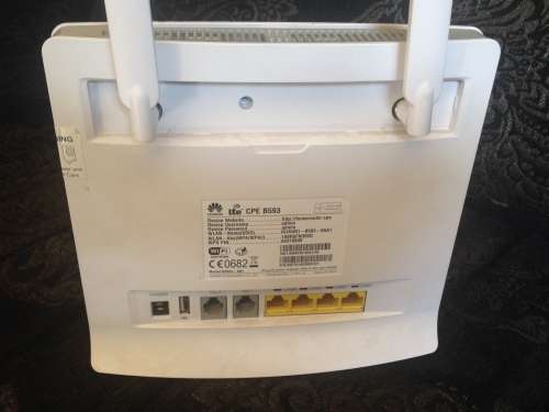 Huawei B593 4G LTE modem and router- connect up to 32 wireless devices used for 10 days