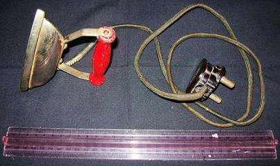 Vintage Small Electric Travelling Iron 30's