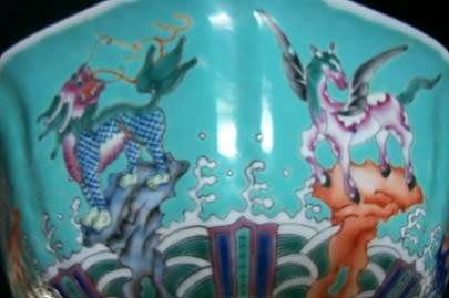 VINTAGE CHINESE FOOTED BOWL