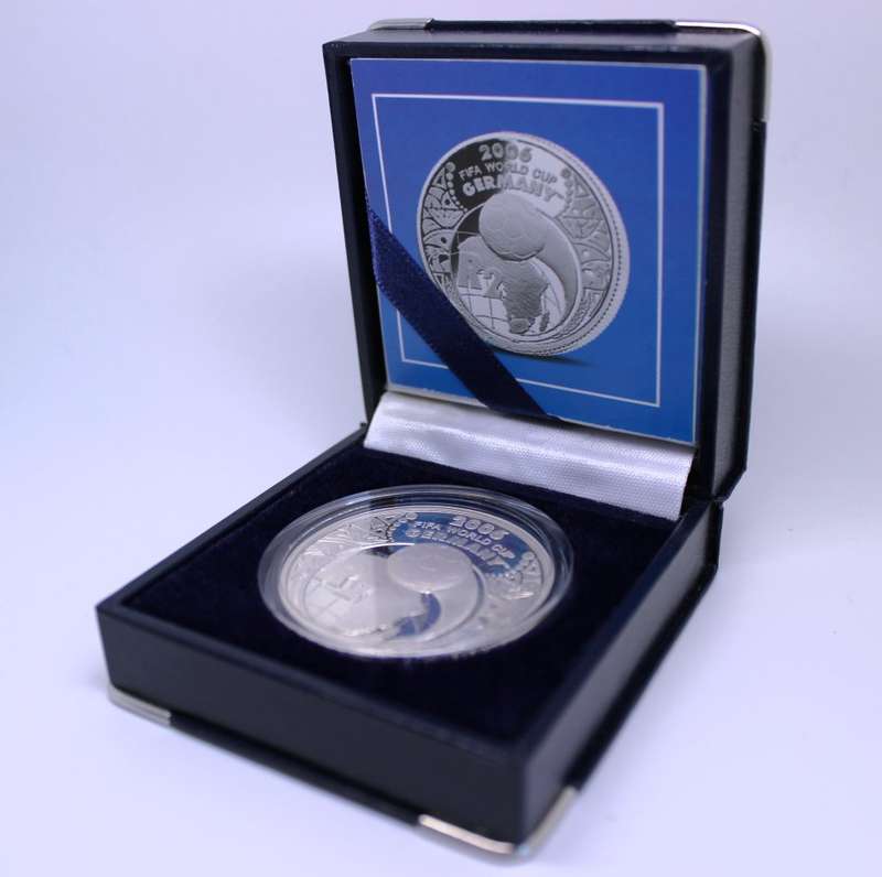 2005 | SA MINT | Proof Silver (1oz) R2 | For The 2006 FIFA World Cup| Mintage 14 337 | R1 Start
