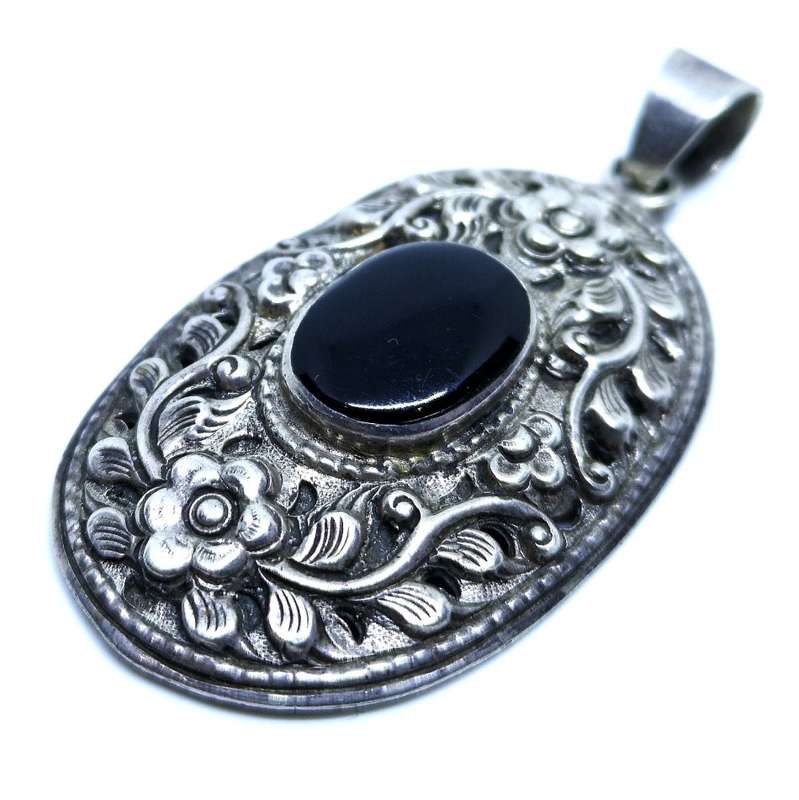 13mm x 17mm Oval ONIX Gemstone | Set in Big Flower Detailed Sterling Silver | 65mm Long Pendant