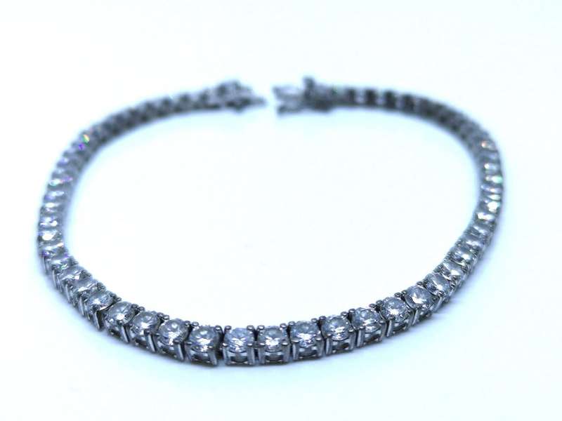 Stunning Tennis Bracelet | +-6ct of Sparkling Cubic Zirconias | Set in Sterling Silver | 190mm Long