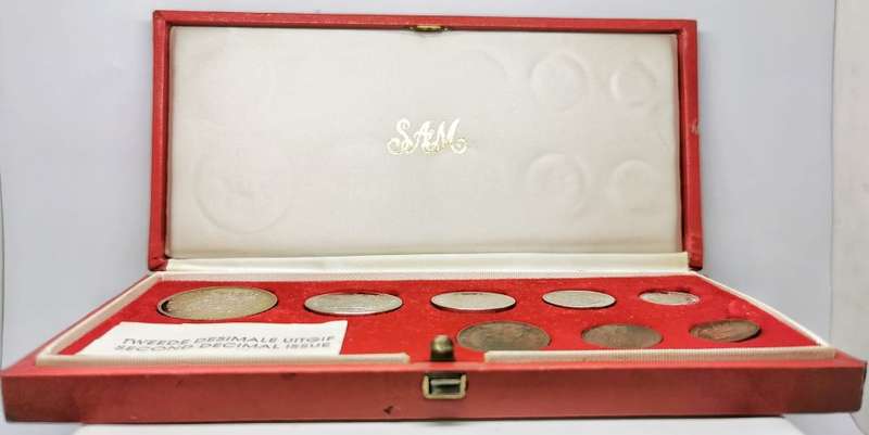 1973 Proof Set | R1, 50c, 20c, 10c, 5c, 2c, 1c, 1/2c | Excluding Gold Coins | Long Proof Set Box