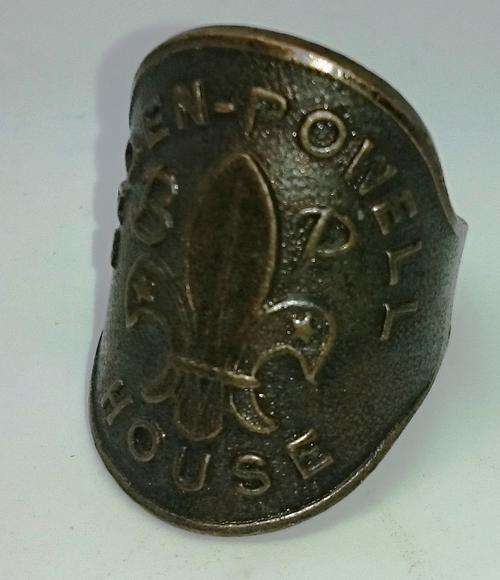 **WoW** Crest ring-Baden-Powell House** Take a look start R1