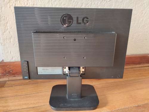 LG 19` 1440 x 900 Black Display L192WS