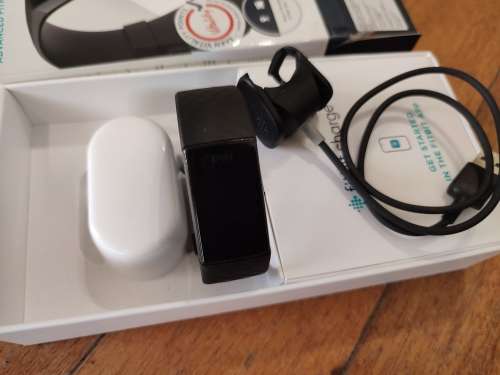 Fitbit Charge 4