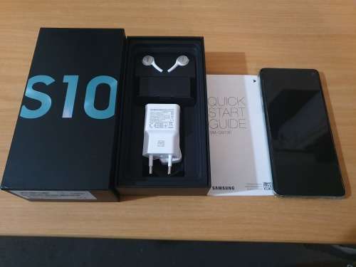 Samsung S10 Full Size (128 gig ROM/ gig RAM) in immaculate condition with box and accessories