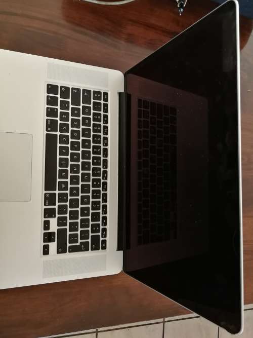 Retina Macbook Pro 15" 2.0GHz Core i7 8GB RAM