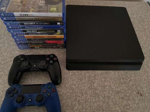 PlayStation 4 500GB Mint + Extra Controller + 11 Games