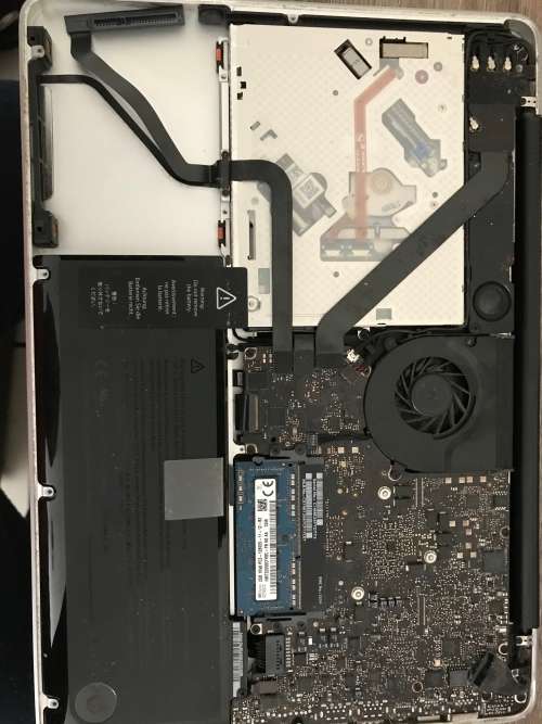 2012 Macbook Pro 13" Core i5 4GB *PLEASE READ*
