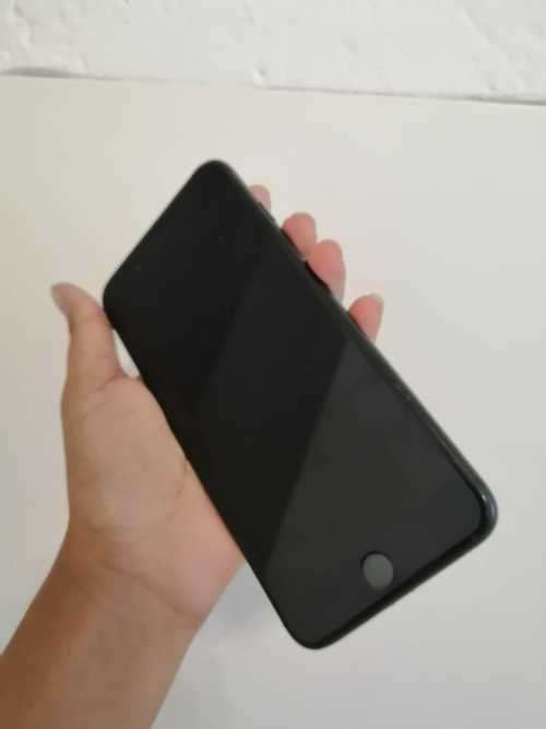 Apple iPhone 7 Plus 128GB *Great Condition* *Earpiece does not work*