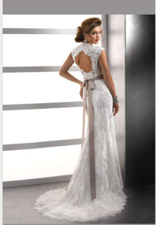 Lace wedding dress in white size uk 8