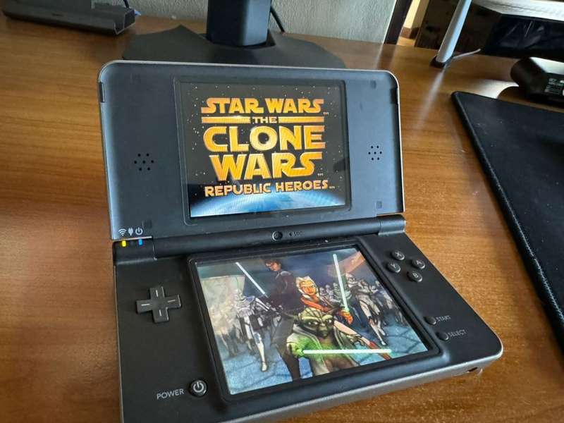 Nintendo DSi XL (Nintendo DS)