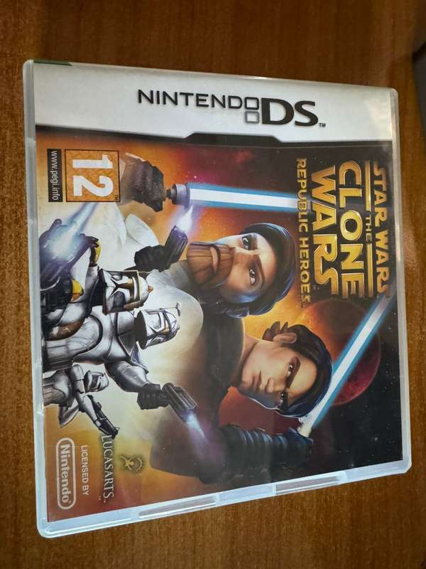 Nintendo DSi XL (Nintendo DS)