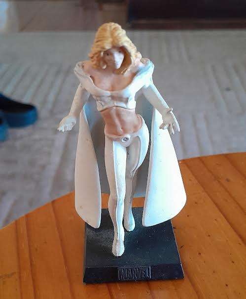The Classic Marvel Figurine Collection #47 Emma Frost