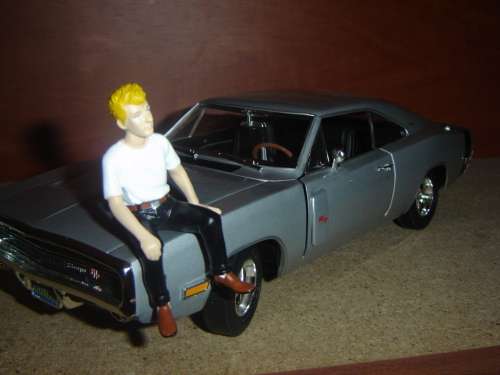 American Diorama Special Set o Four Figurines  -. /18 Scale 1 Lots of  Figurines available..