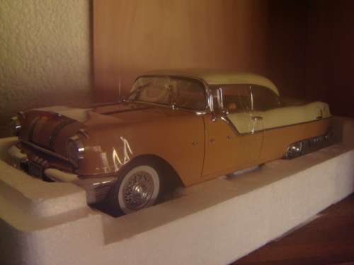Promotion  ' 55  Pontiac Star Chief Die Cast Model  1/18  Platinum Sun Star New Box-  In Stock