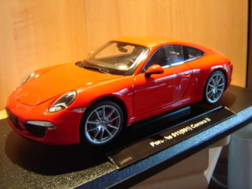 Green Promotion Porsche  911(991) Carrera S   Die Cast Model  1/18 WELLY  New in  D/Box:- Gteed
