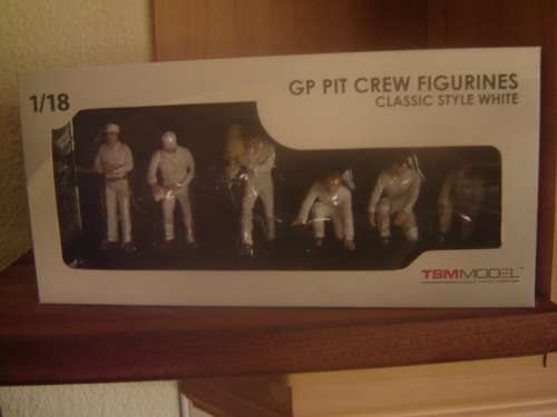 Promotion   Set  Six Figurines - Sc 1/18  P/Crew 1/18  -. TSM    Lots o Figurines available..
