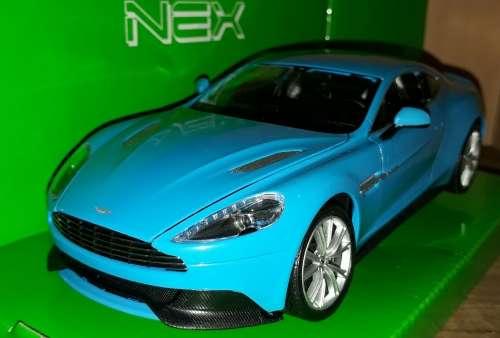 Aston Marten  Vanquish  Die Cast Model Sc 1/24  Welly New in D/P Box Garenteed.-In Stock