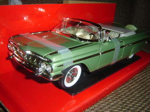 STUNNING YatMing R/S   Sc1/18 Beautiful Lovely Unique M/Colour '59 Chev Impala Convetible New Box