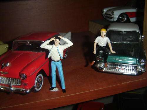 Cute Scale 1/24 Figurine of Bobby from the Sixties standin between Sc1/24 Models-New in Pack