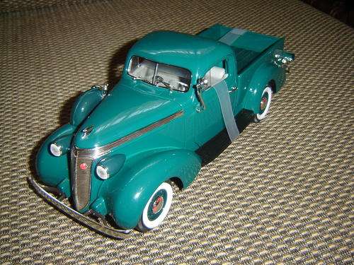 Awesome Super Pick Up of Yester Year is Back 1937 Studebaker Coupe Express Sc 1/18 by YatMing