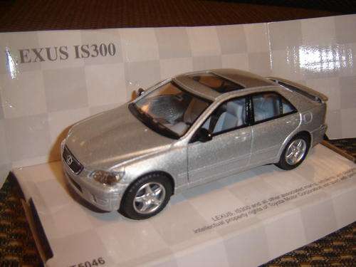 Lexus Scale 1/32 New in Display Box