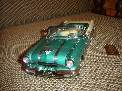 Stunning & Awesome '55 Pontiac Star Chief by Platinum Sunstar  Sc 1/18 New in Display Box