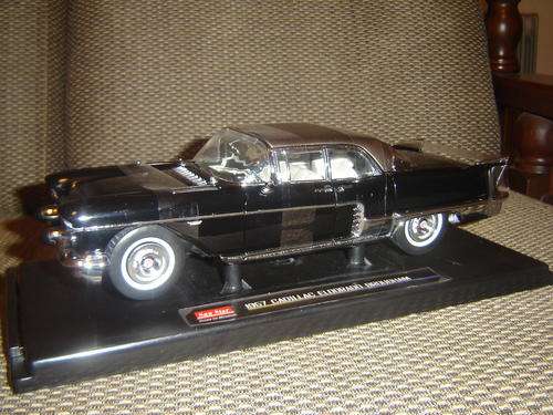 Lovely & Rare Sunstar '57 Caddilac Fleetwood Brougham 1/18 Classic Black with Silver/Gold Roof New