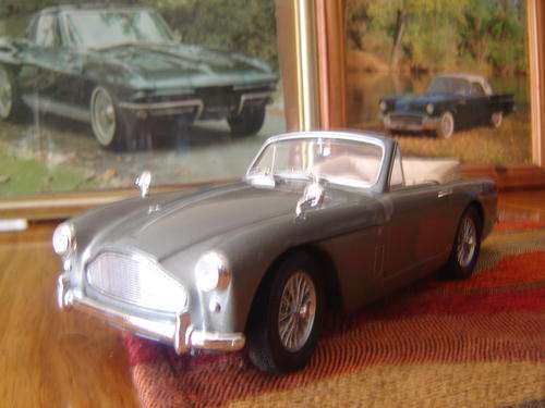 Stunning & Awesome '58 Aston Martin DB2-4 MK111 by YatMing R/Signature Sc 1/18 New in Display Box