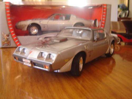 Stunning & Rare '79 Pontiac Firebird Trans Am T Roof  Ten Year Anniv.   Sc  1/18 YatMing   New   Box