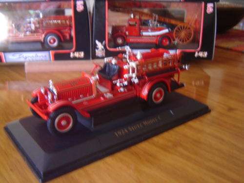 Stunning & Rare  '24  STUTZ  Fire Engine  o Yesteryear   by Signature Series 1/43 New in Display Box