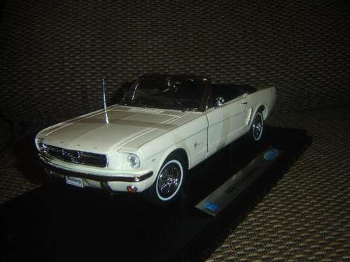 Lovely & Very Popular All Time Great First 64/ & 1/2 Ford  Mustang Convertible Sc 1/18 by Welley New