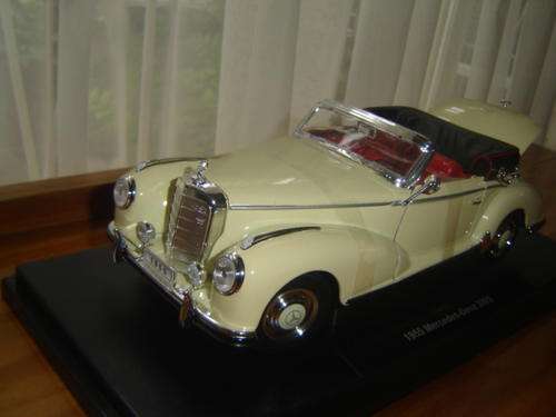 Lovely Classic 1955 Mercedes Benz 300S Cabrio Scale 1/18 by NEX WELLY in Lovely Display Box