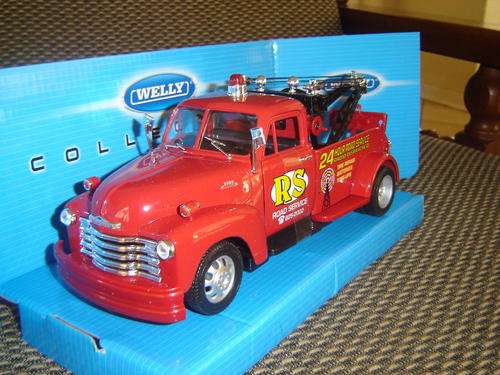 Chevrolet  Tow Truck Die Cast Scale  1/24  WELLY New in Display  Box Gnteed In Stock