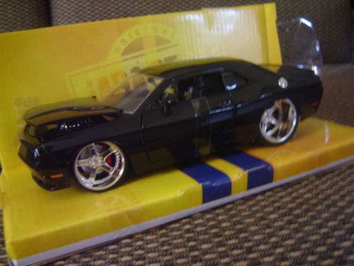 Stunning 2008  Dodge Challenger SRT8  1/24  JADA BIG TIME  New i  D/play Box Free Delivery b Coerier
