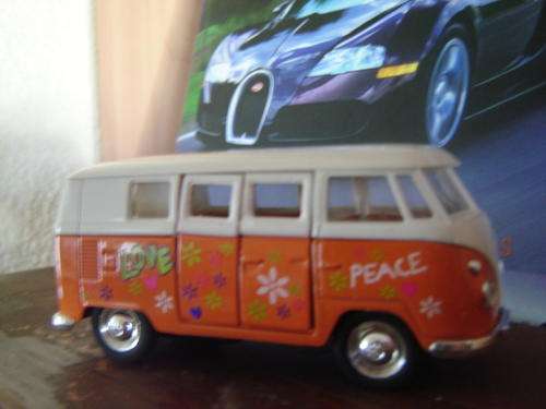 Promotion -VW Kombi Fleetline with Flowers Die Cast Model WELLY New in D/Box Gtee-